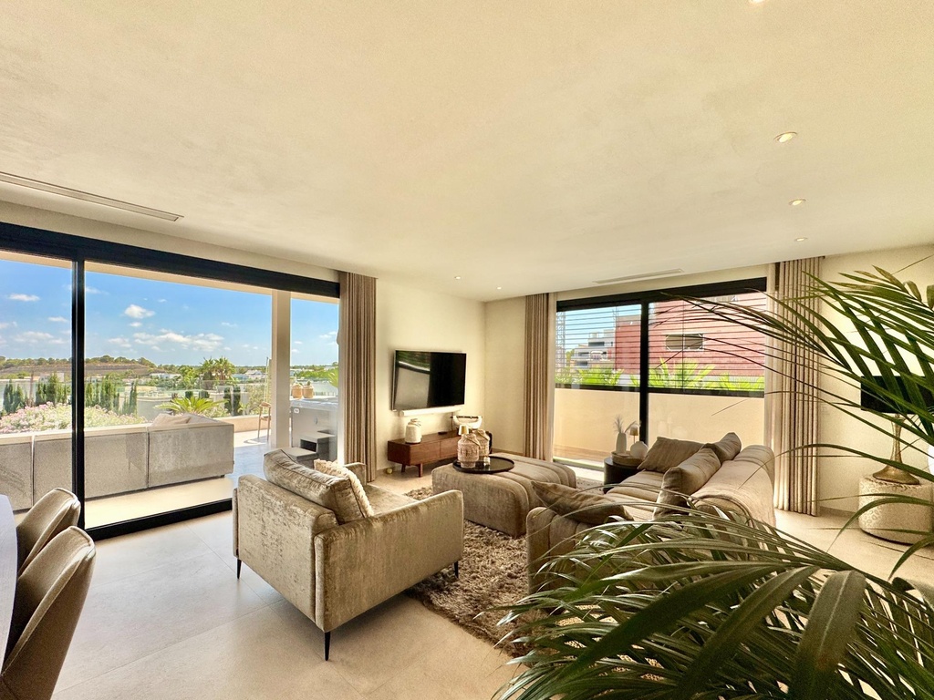 Luxusný apartmán v Orihuela – Las Colinas Golf