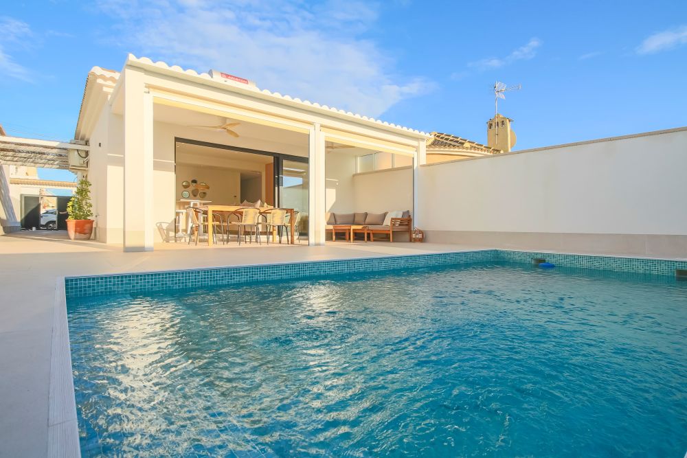 Moderná vila v Torrevieja – Costa Blanca