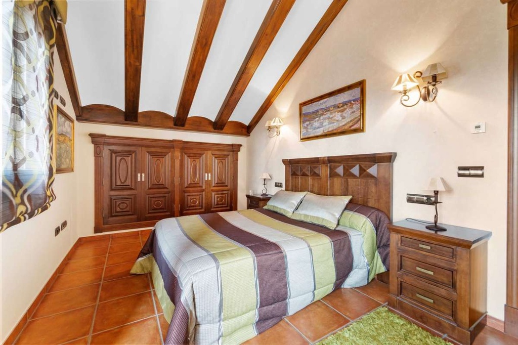 Luxusná vila v Molins – Inland