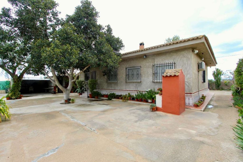 Moderná vila v Canadas De San Pedro – Inland