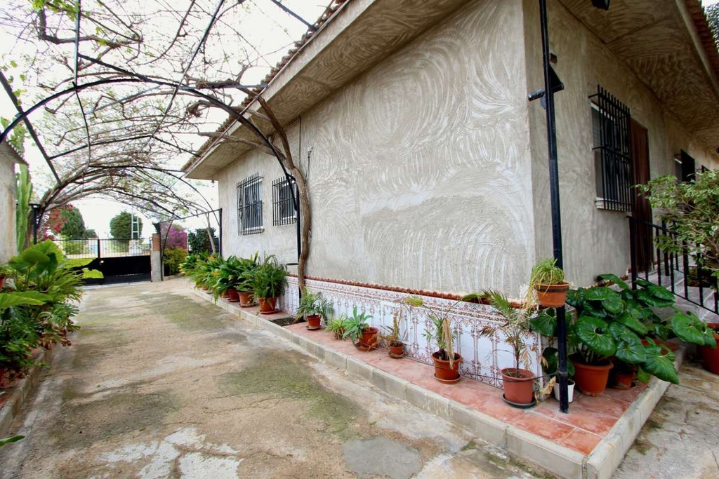 Moderná vila v Canadas De San Pedro – Inland