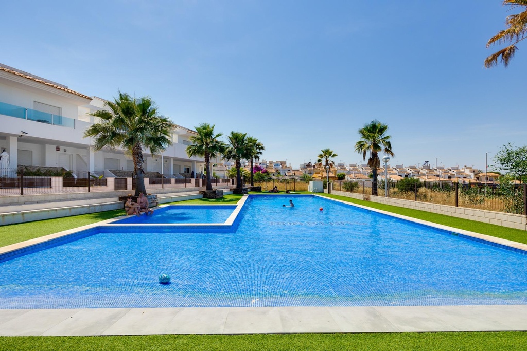 Moderný mestský dom v Torrevieja – Los Balcones