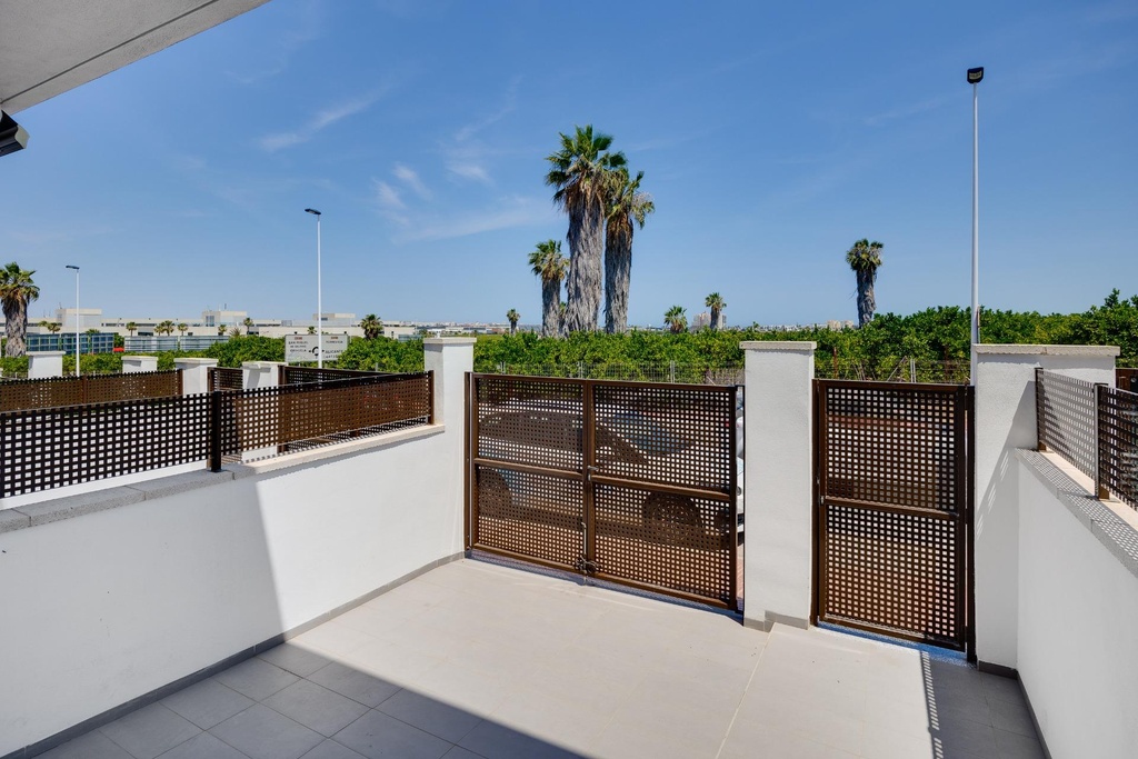 Moderný mestský dom v Torrevieja – Los Balcones