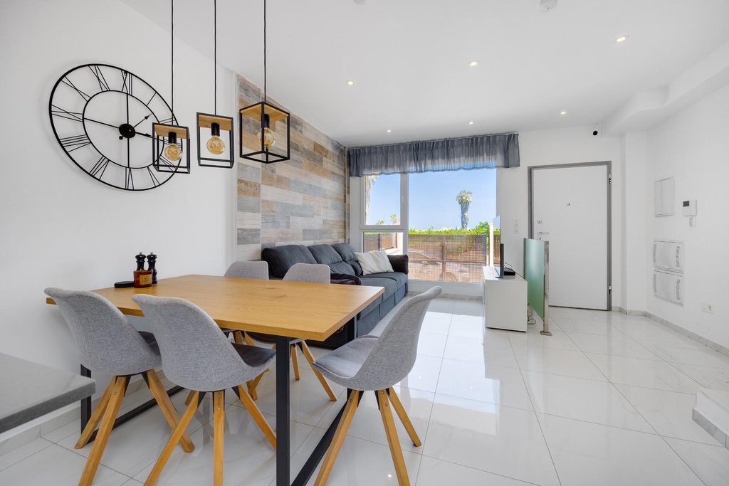 Moderný mestský dom v Torrevieja – Los Balcones