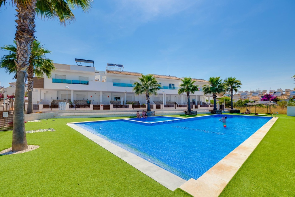 Moderný mestský dom v Torrevieja – Los Balcones