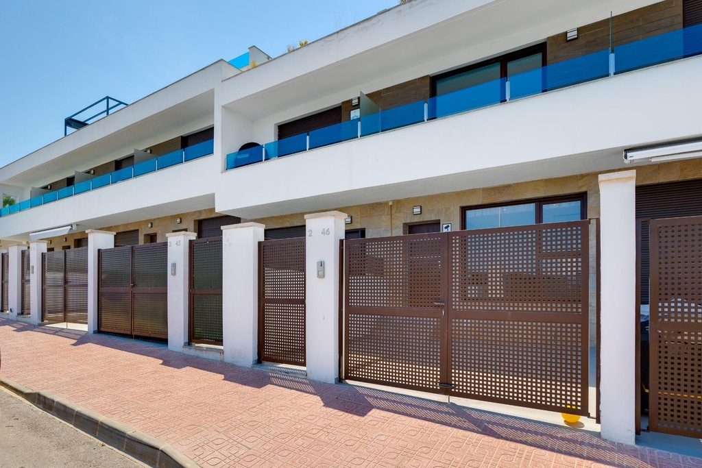 Moderný mestský dom v Torrevieja – Los Balcones