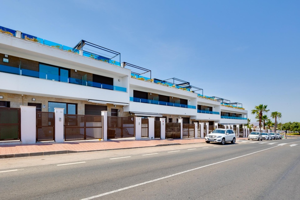 Moderný mestský dom v Torrevieja – Los Balcones