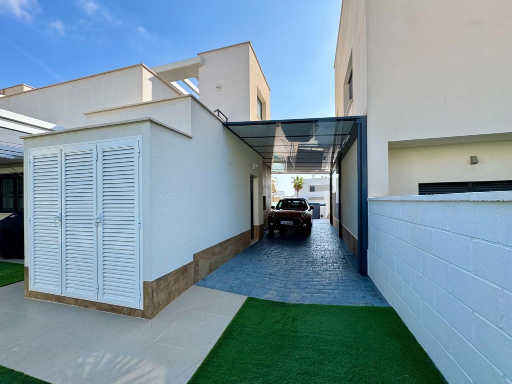 Moderná vila v San Miguel de Salinas – Bellavista