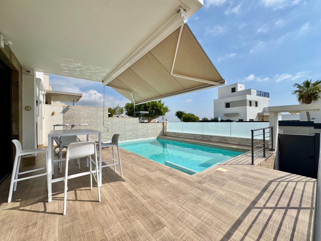 Moderná vila v San Miguel de Salinas – Bellavista
