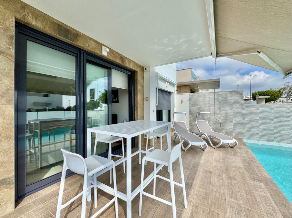 Moderná vila v San Miguel de Salinas – Bellavista