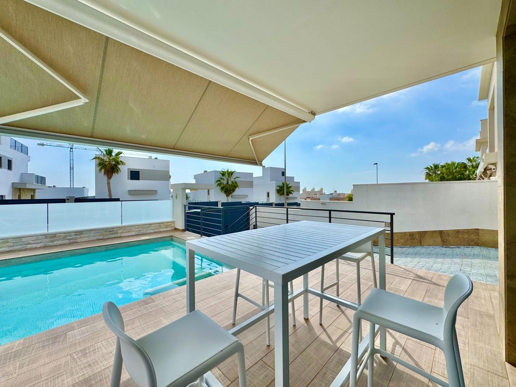 Moderná vila v San Miguel de Salinas – Bellavista