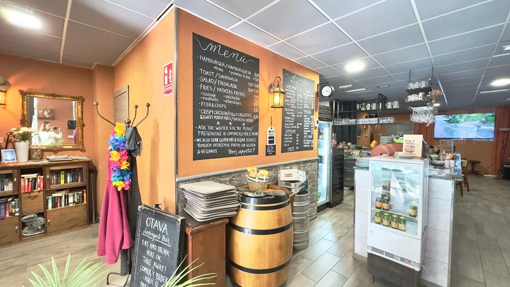 Moderný Commercial v Torrevieja – Acequion