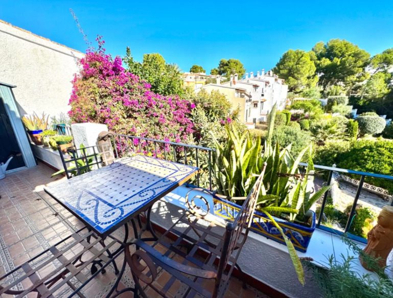 Moderný mestský dom v Moraira – Costa Blanca