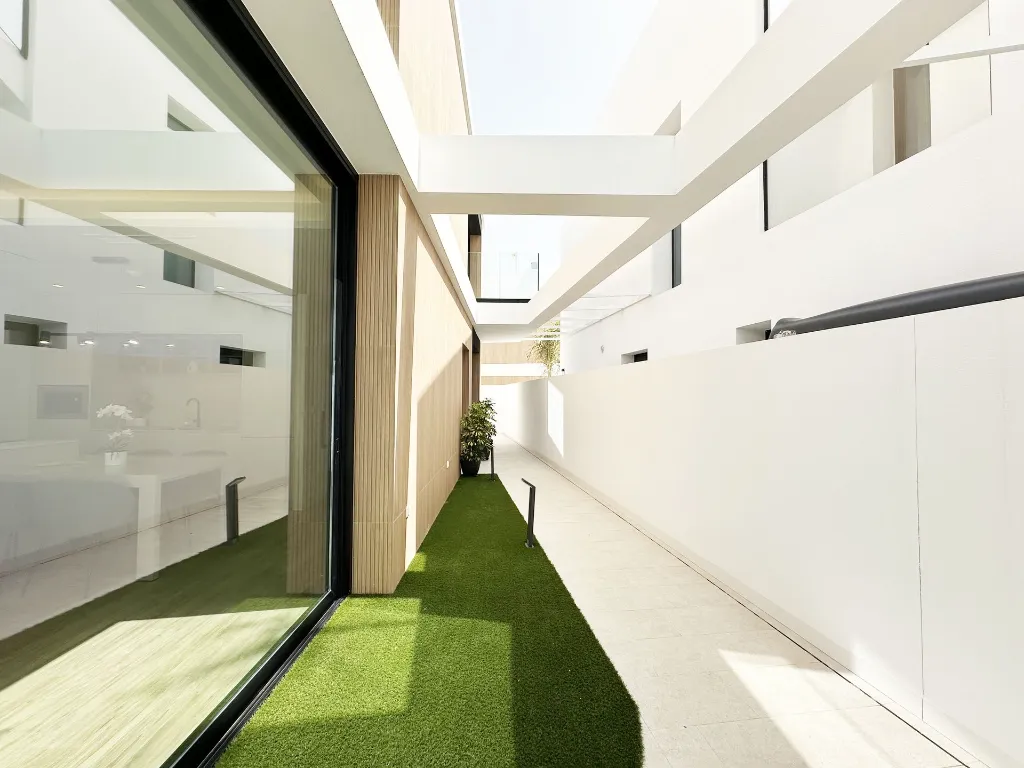 zelená plocha pri vile