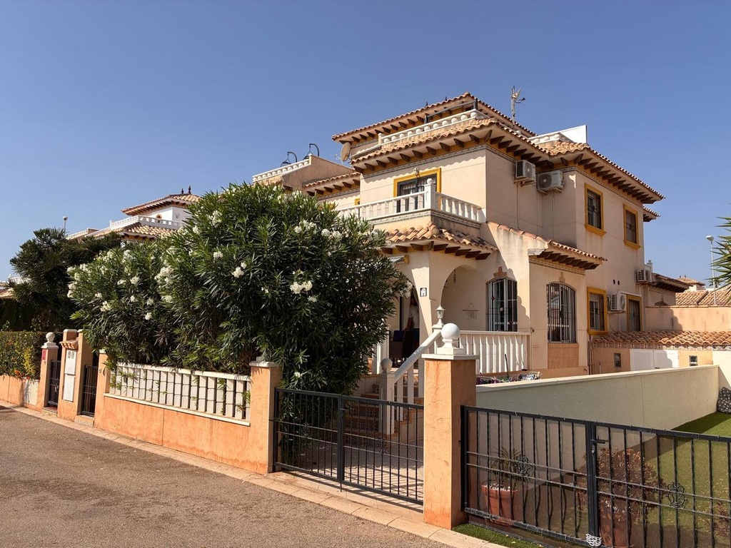 Moderná vila v Lomas de Caboroig – Costa Blanca