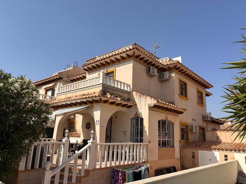 Moderná vila v Lomas de Caboroig – Costa Blanca