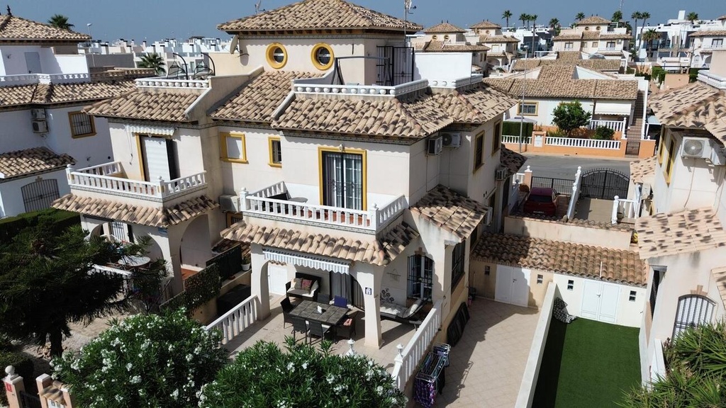 Moderná vila v Lomas de Caboroig – Costa Blanca