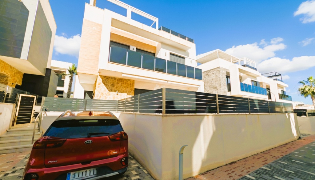 Moderná vila v Cabo Roig – Costa Blanca