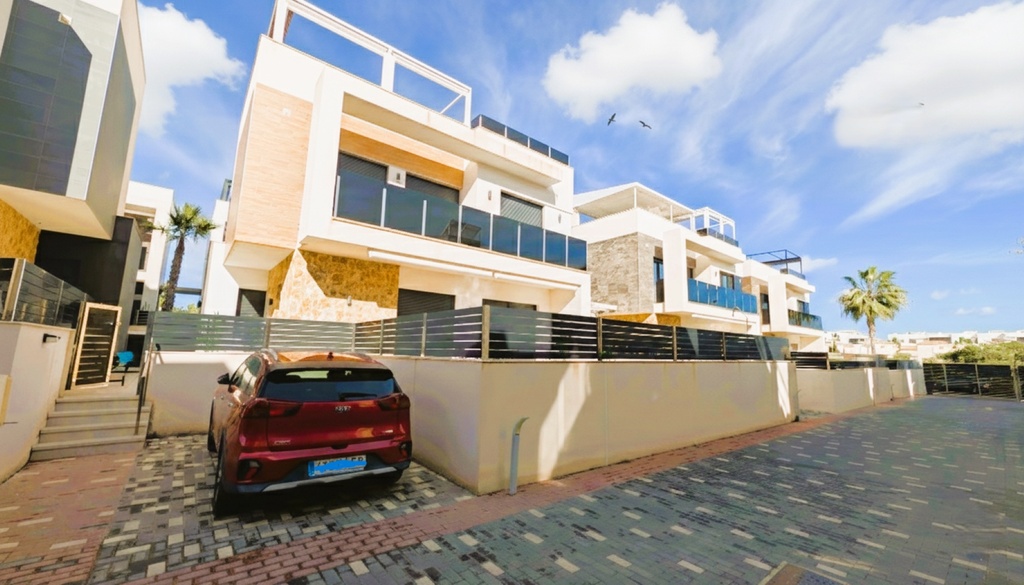 Moderná vila v Cabo Roig – Costa Blanca