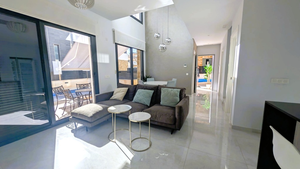 Moderná vila v Cabo Roig – Costa Blanca
