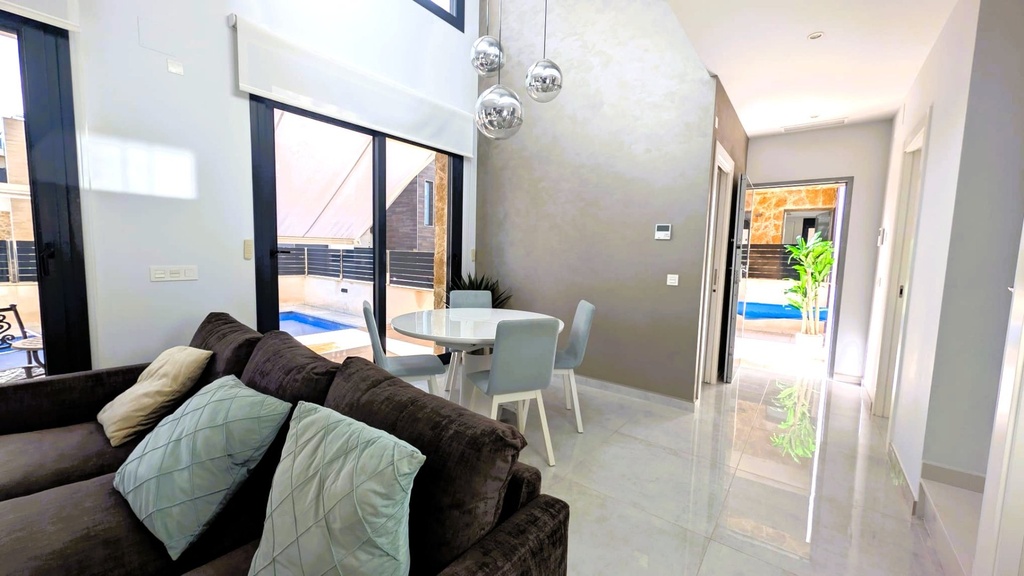 Moderná vila v Cabo Roig – Costa Blanca