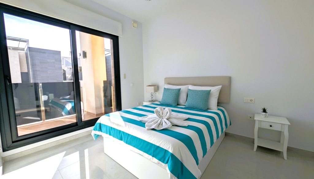 Moderná vila v Cabo Roig – Costa Blanca