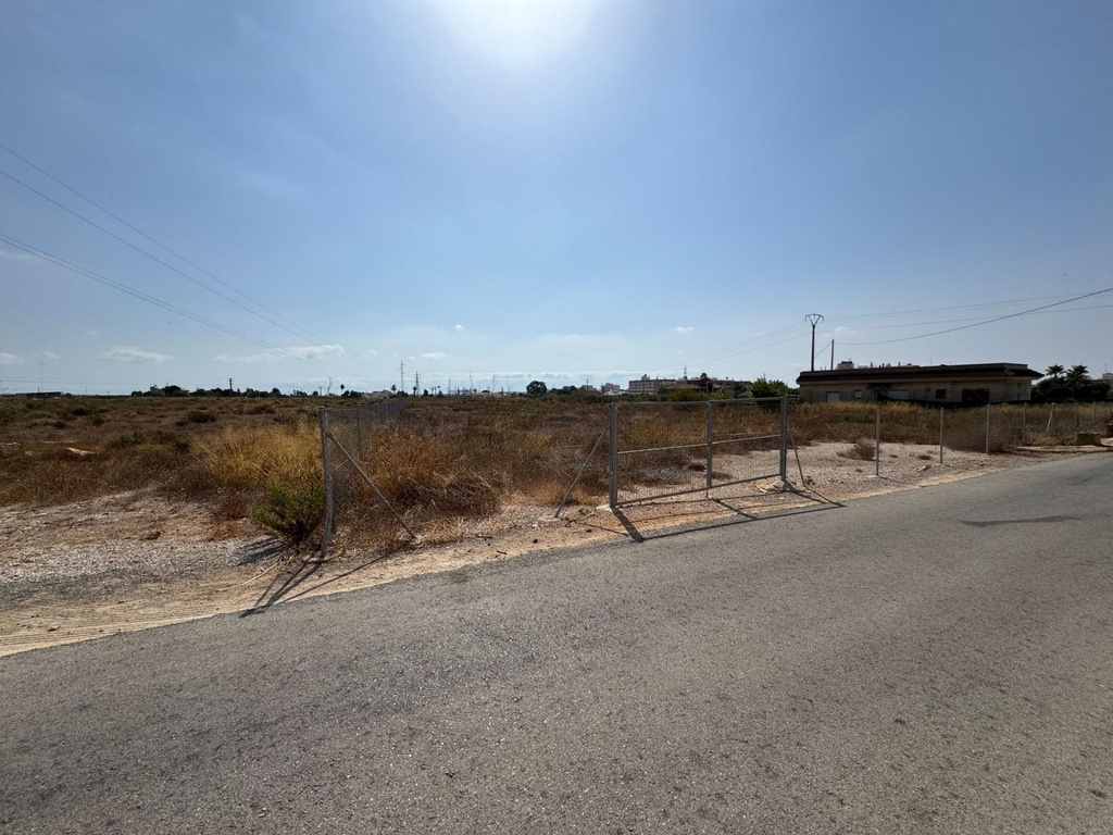 Moderný Land v Los Montesinos – Pueblo 8