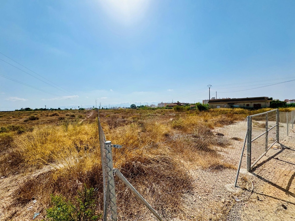 Moderný Land v Los Montesinos – Pueblo 8