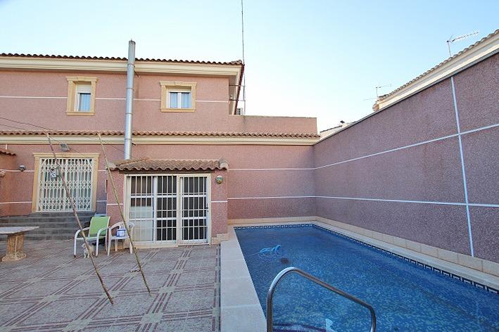 Moderná vila v Formentera del Segura – C- Cooperativa