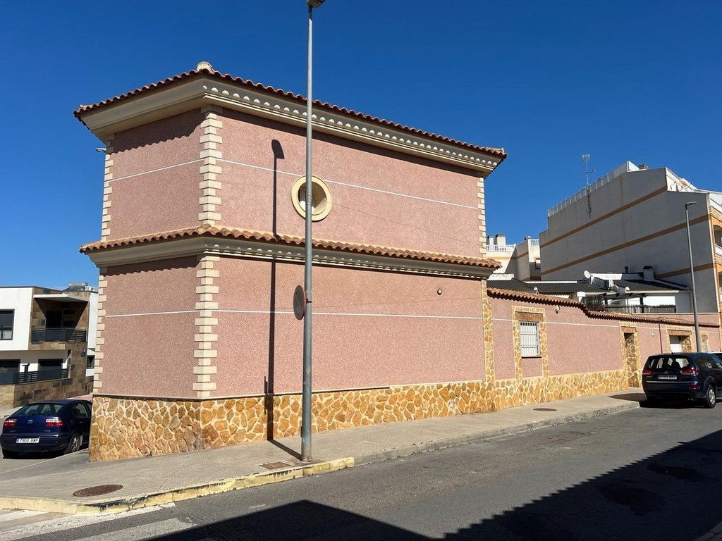 Moderná vila v Formentera del Segura – C- Cooperativa