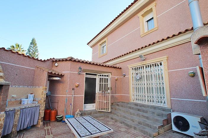 Moderná vila v Formentera del Segura – C- Cooperativa