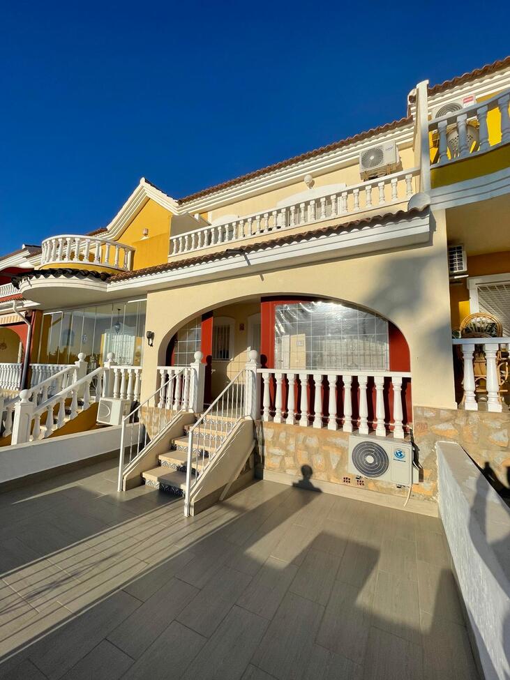 Moderný mestský dom v Ciudad Quesada – Costa Blanca