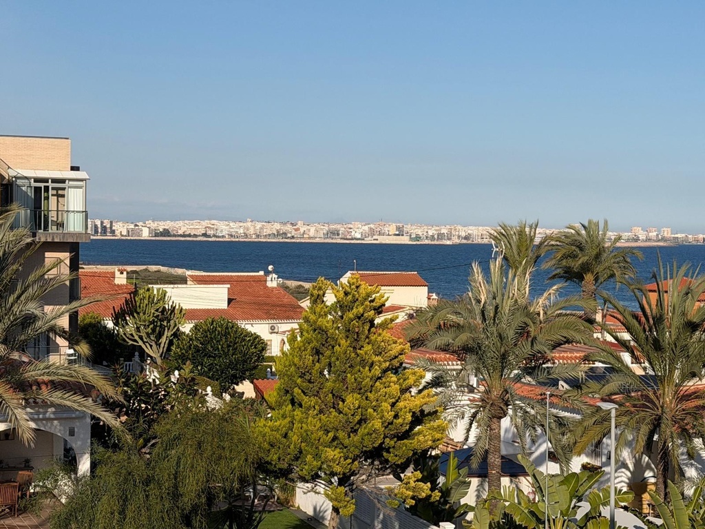 Moderný apartmán v Torrevieja – Punta Prima