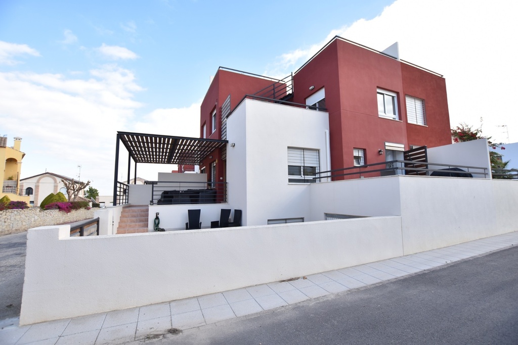 Moderná vila v Algorfa – Inland