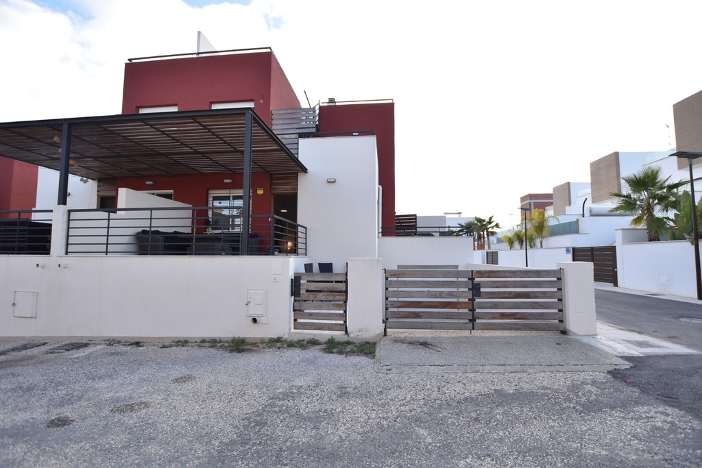 Moderná vila v Algorfa – Inland