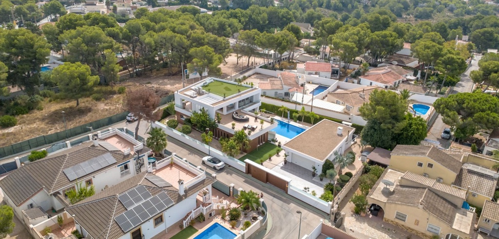 Luxusná vila v Pinar de Campoverde – Inland