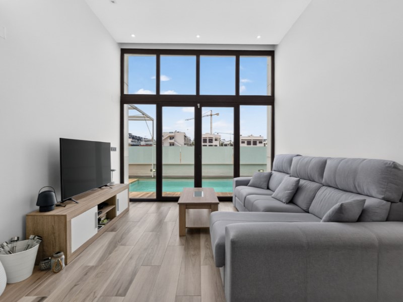 Moderná vila v Torrevieja – Costa Blanca