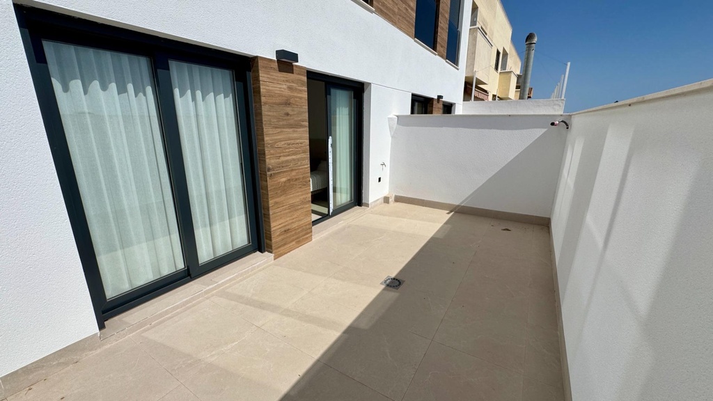 Moderný bungalow v San Pedro del Pinatar – Lopagán