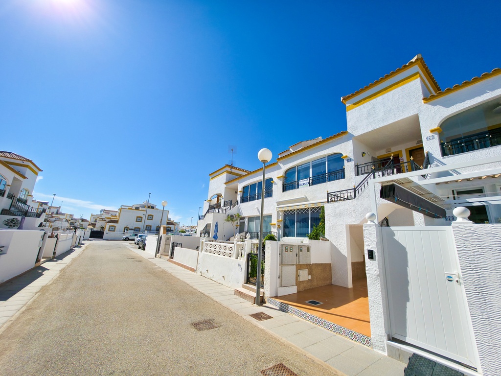 Moderný apartmán v Vistabella Golf Entre Naranjos – Costa Blanca