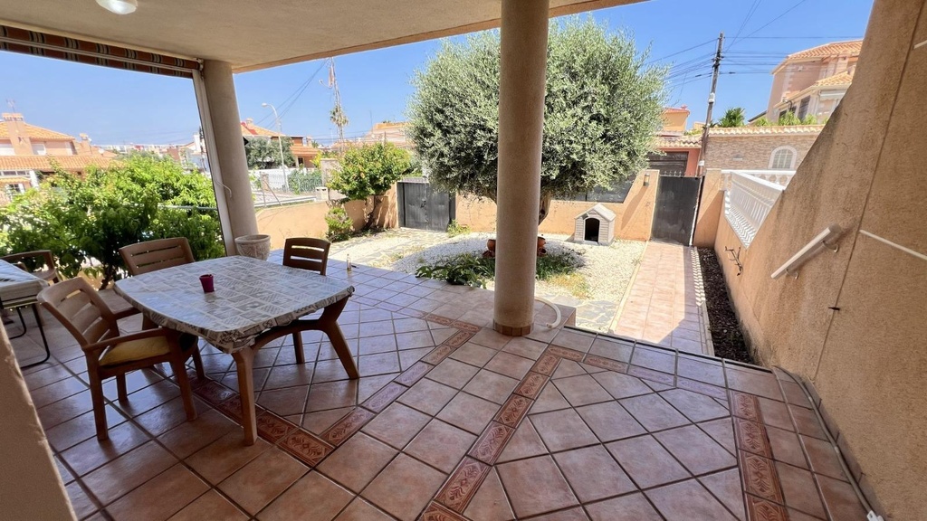 Moderná vila v Torrevieja – Aguas Nuevas