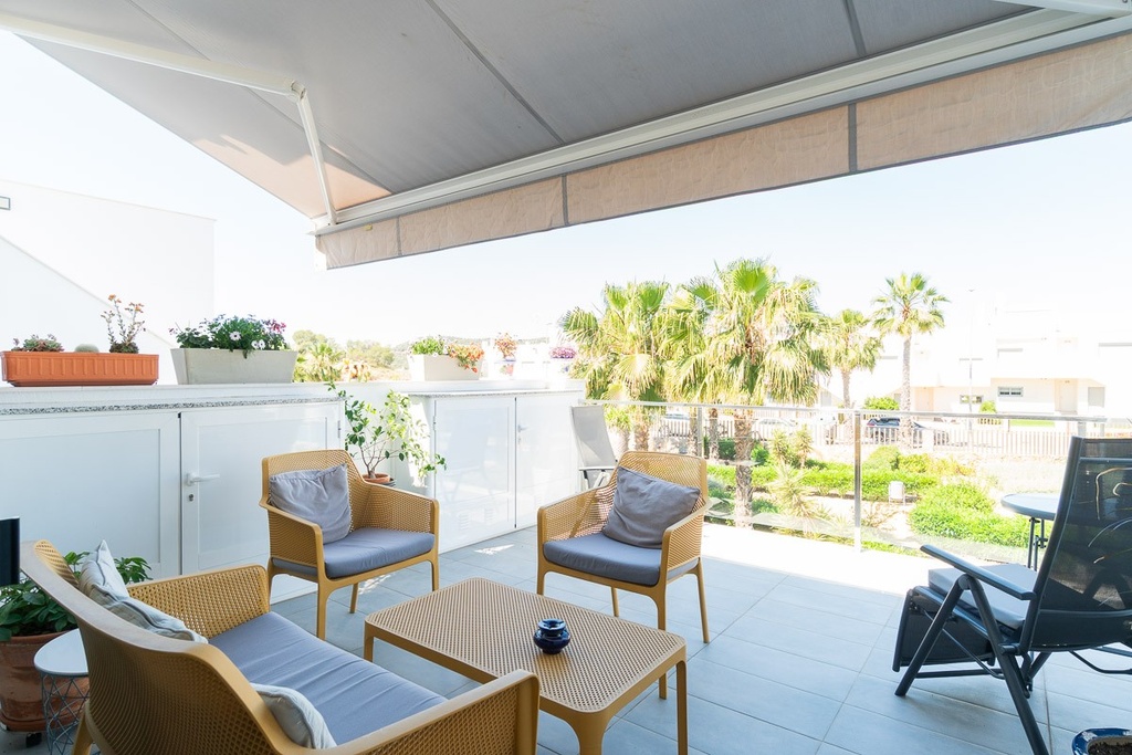 Moderný bungalow v Vistabella Golf Entre Naranjos – Inland