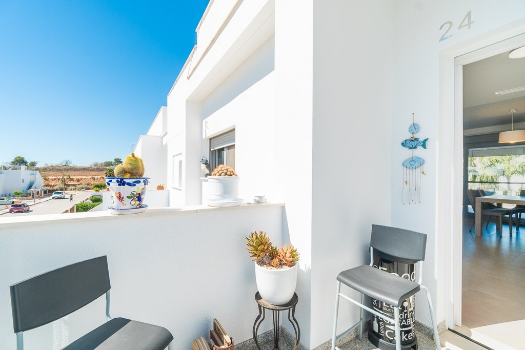 Moderný bungalow v Vistabella Golf Entre Naranjos – Inland