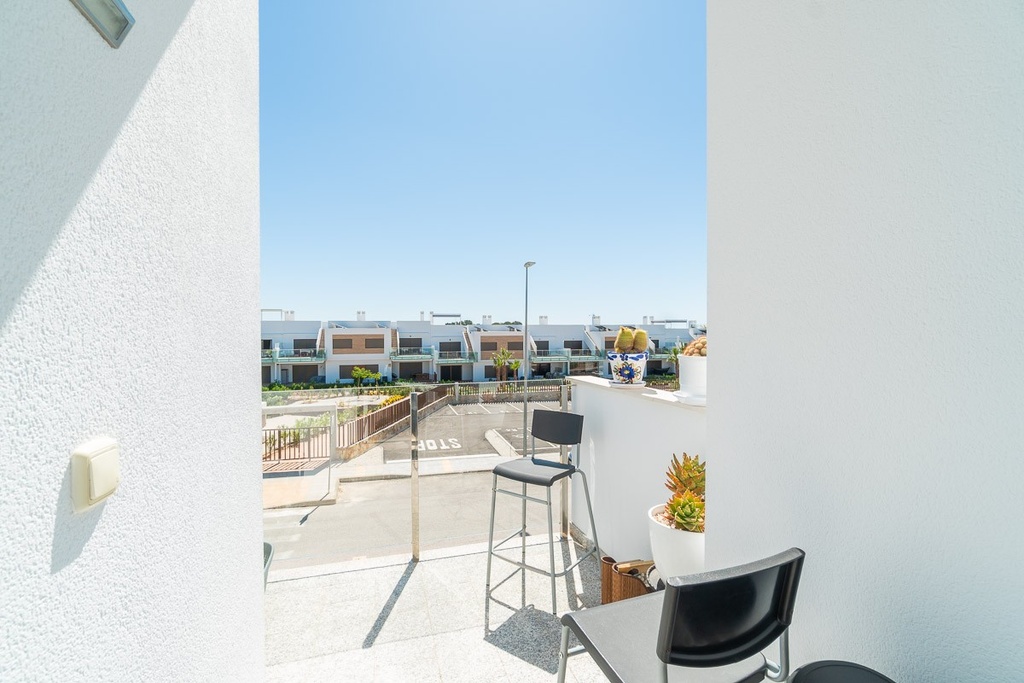 Moderný bungalow v Vistabella Golf Entre Naranjos – Inland
