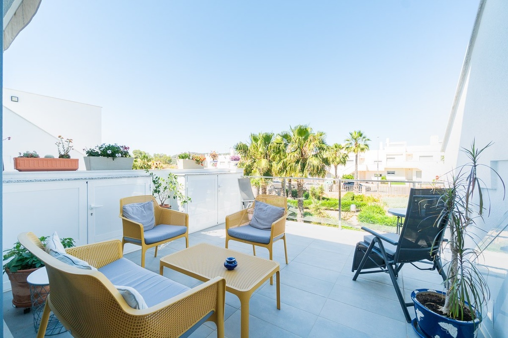 Moderný bungalow v Vistabella Golf Entre Naranjos – Inland