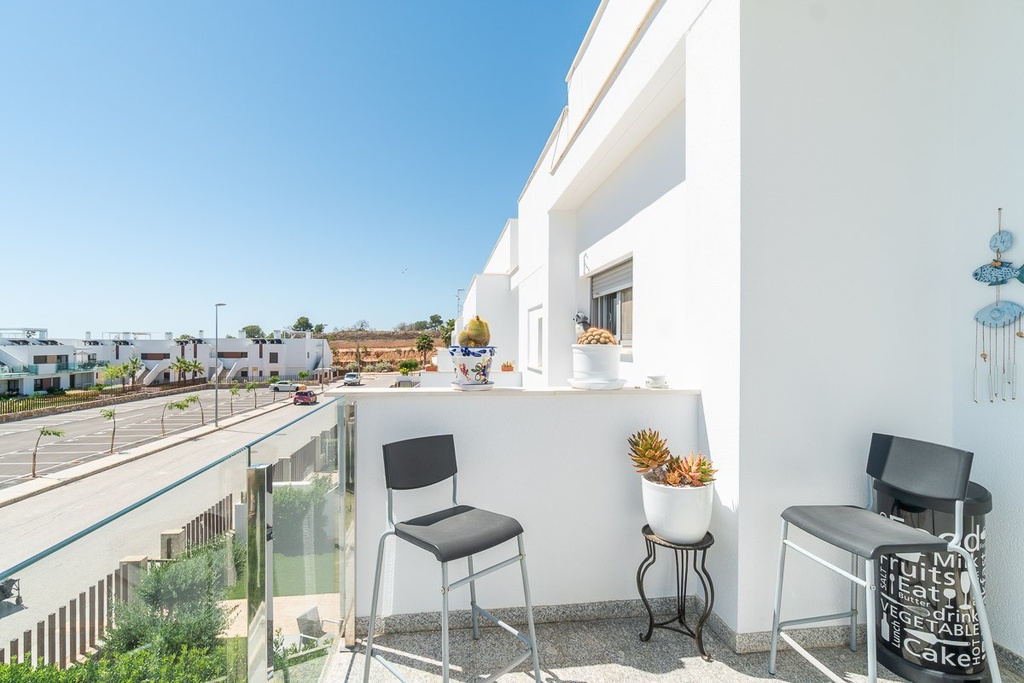 Moderný bungalow v Vistabella Golf Entre Naranjos – Inland