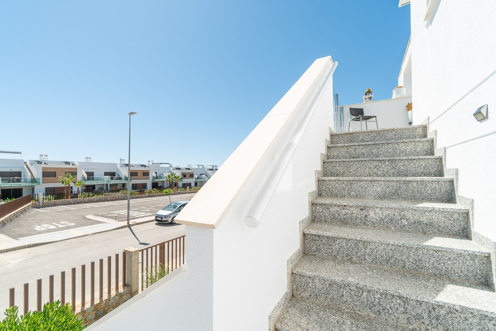 Moderný bungalow v Vistabella Golf Entre Naranjos – Inland