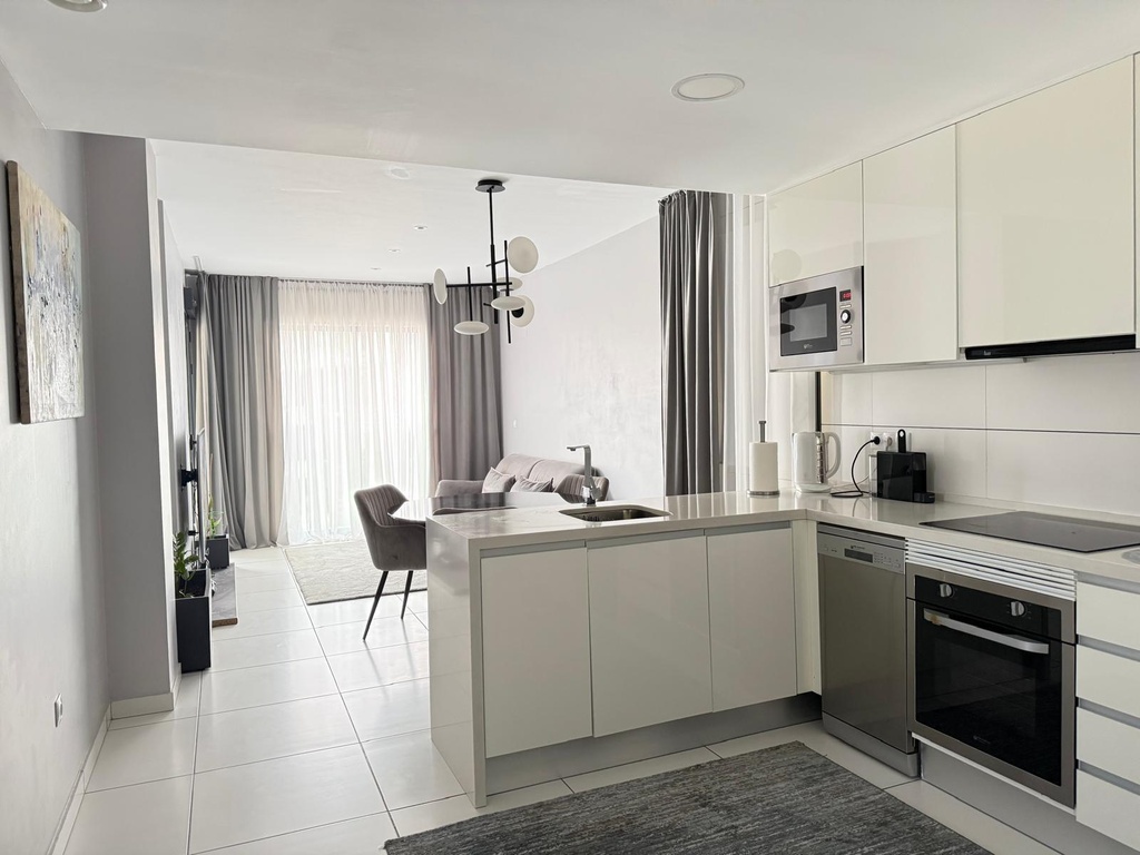 Moderný apartmán v Orihuela Costa – Las Filipinas