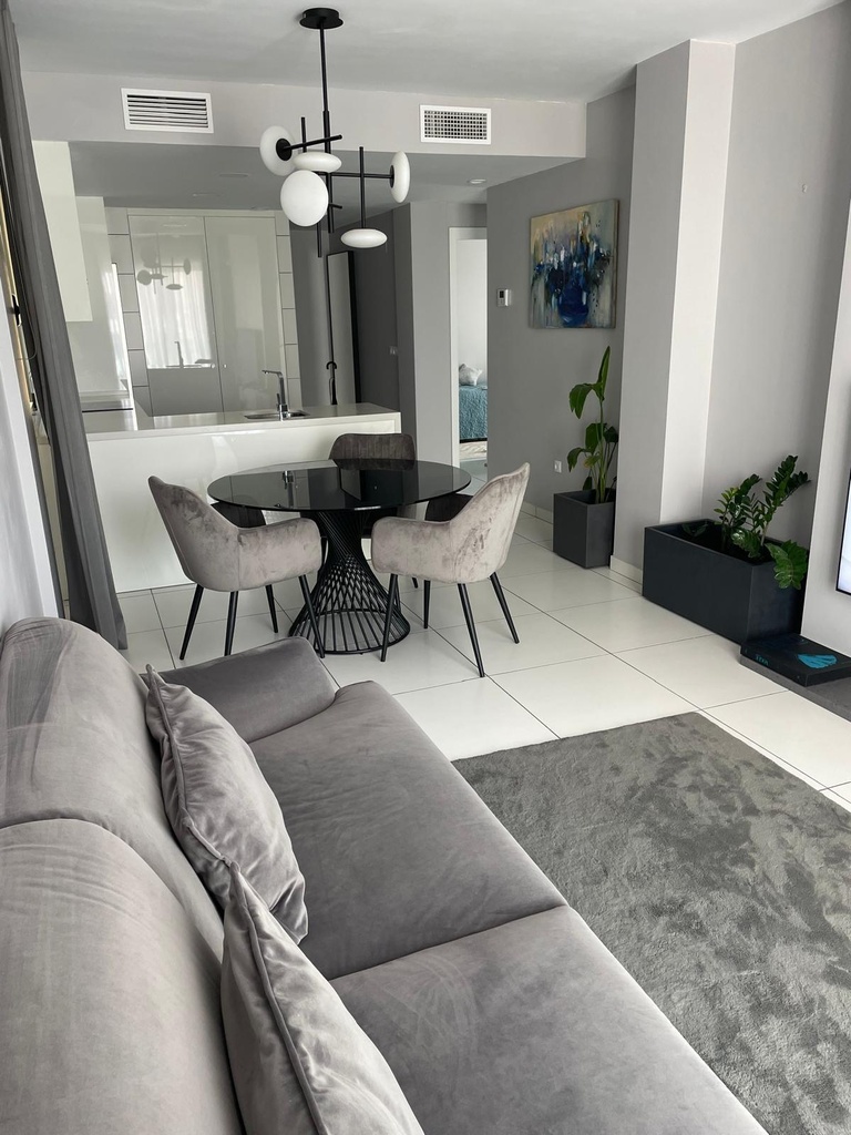 Moderný apartmán v Orihuela Costa – Las Filipinas