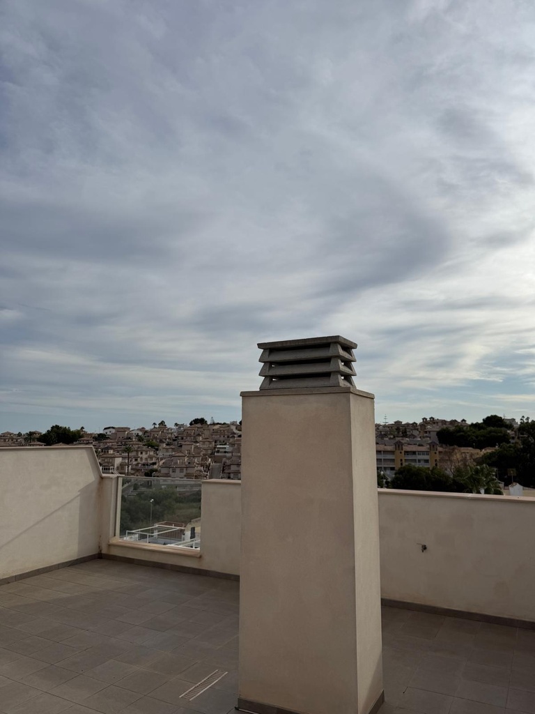 Moderný apartmán v Orihuela Costa – Las Filipinas