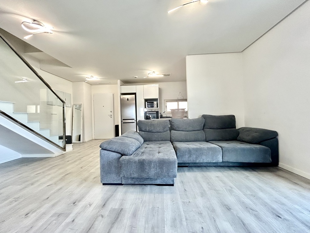 Moderný penthouse v Los Dolses – Inland